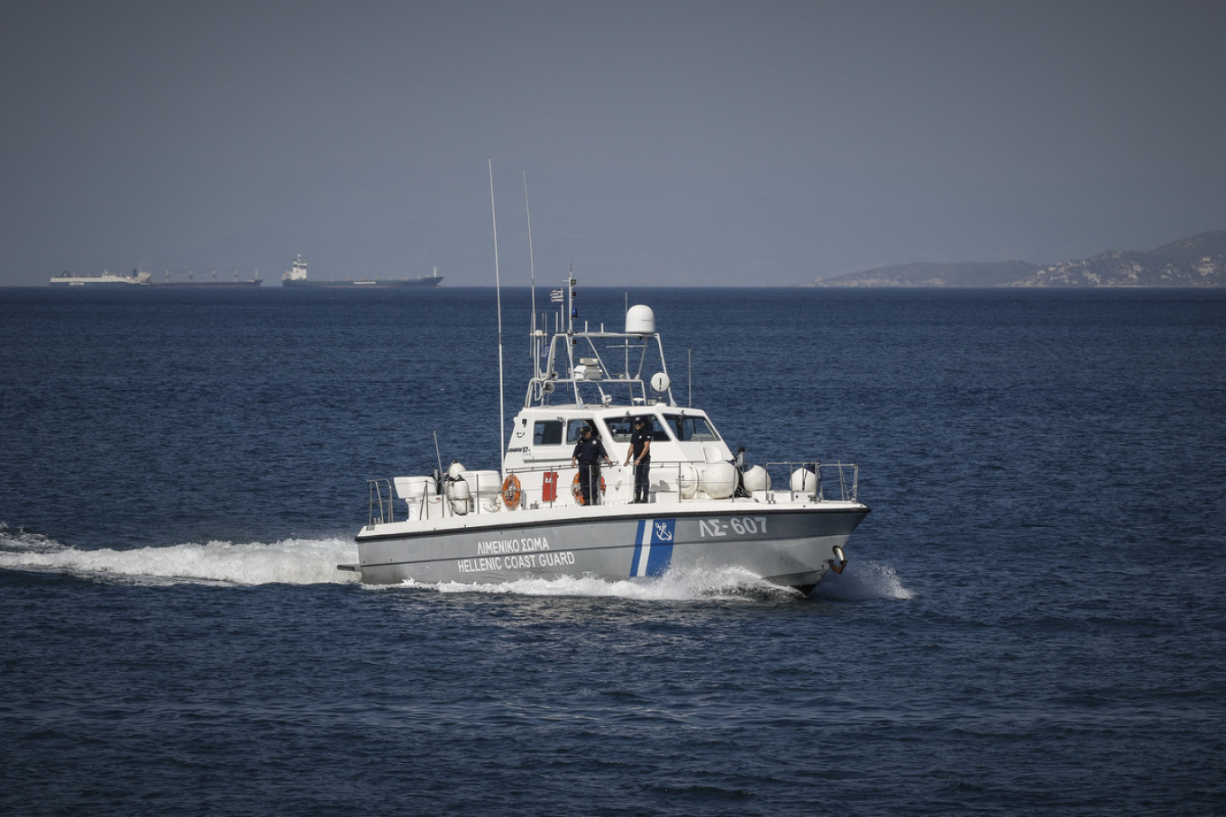 Deadly tragedy off the coast of Lesbos: Six migrants dead after collision with a Coast Guard speedboat