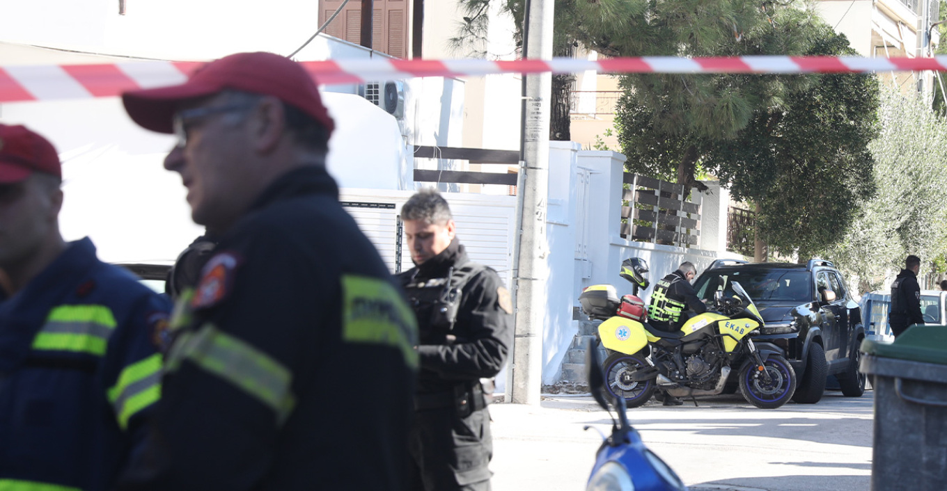 Explosion in Kolonos; deadly trap under investigation: Four injured, including two police officers (PHOTO)