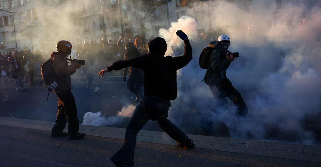 VIDEO: New round of unrest in Paris; protesters ripped up sidewalks and threw pieces at police officers