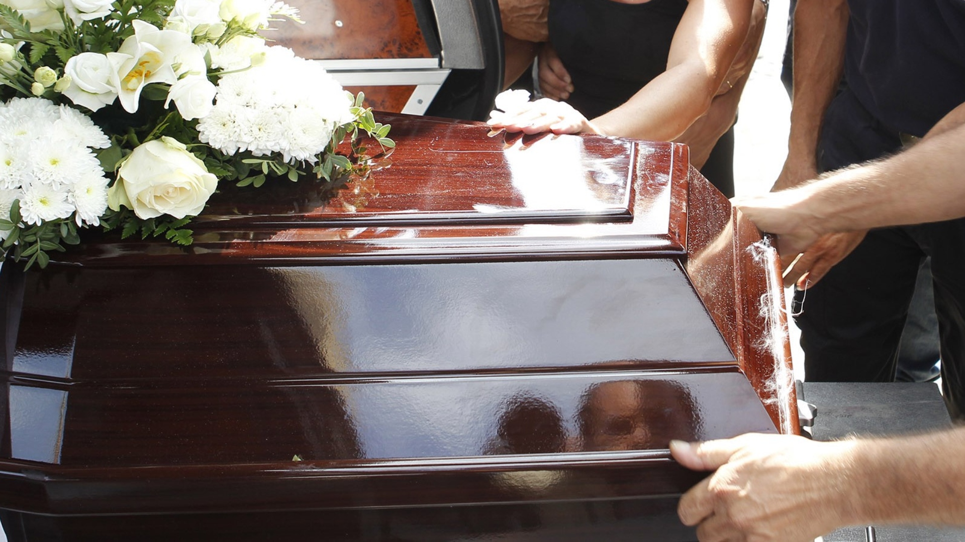 The ins and outs of transporting deceased bodies: Fake death certificates, police officers who “can’t be bothered” with autopsies, and relatives who demand illegal acts
