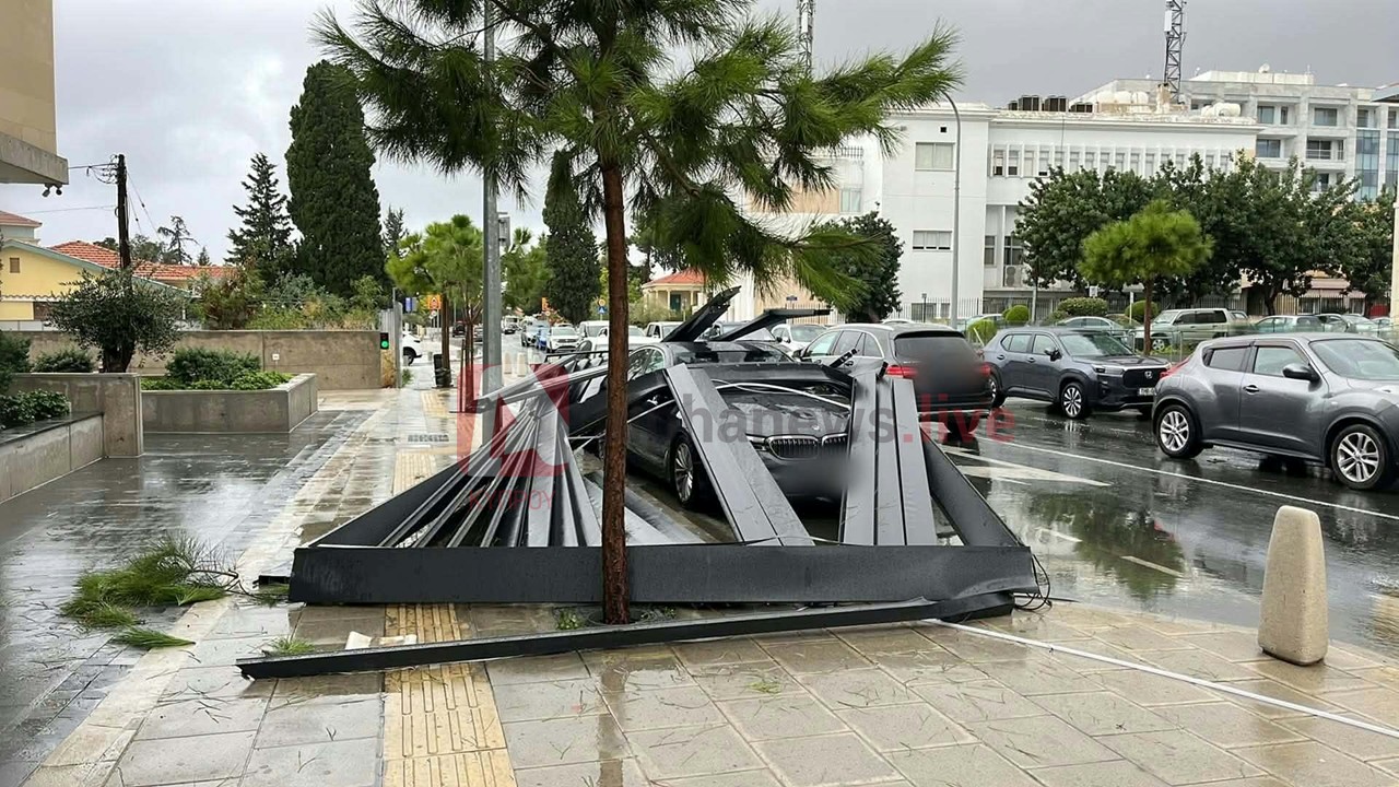 Steel structure fell from the 6th floor and crushed the vehicles; “the building had the necessary permits,” says the Paphos EOA