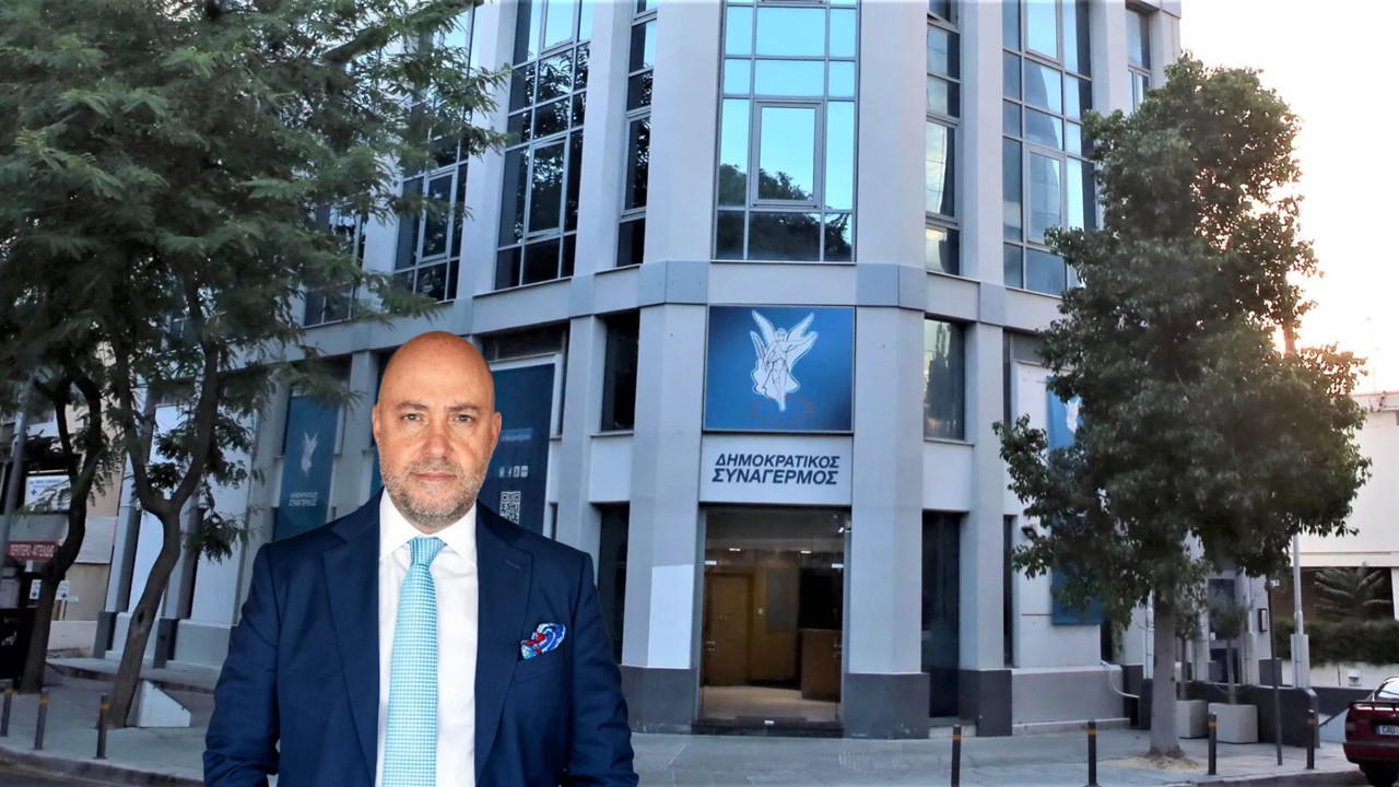Giorgos Pamporidis sent the 500 signatures to Pindarou via a colleague