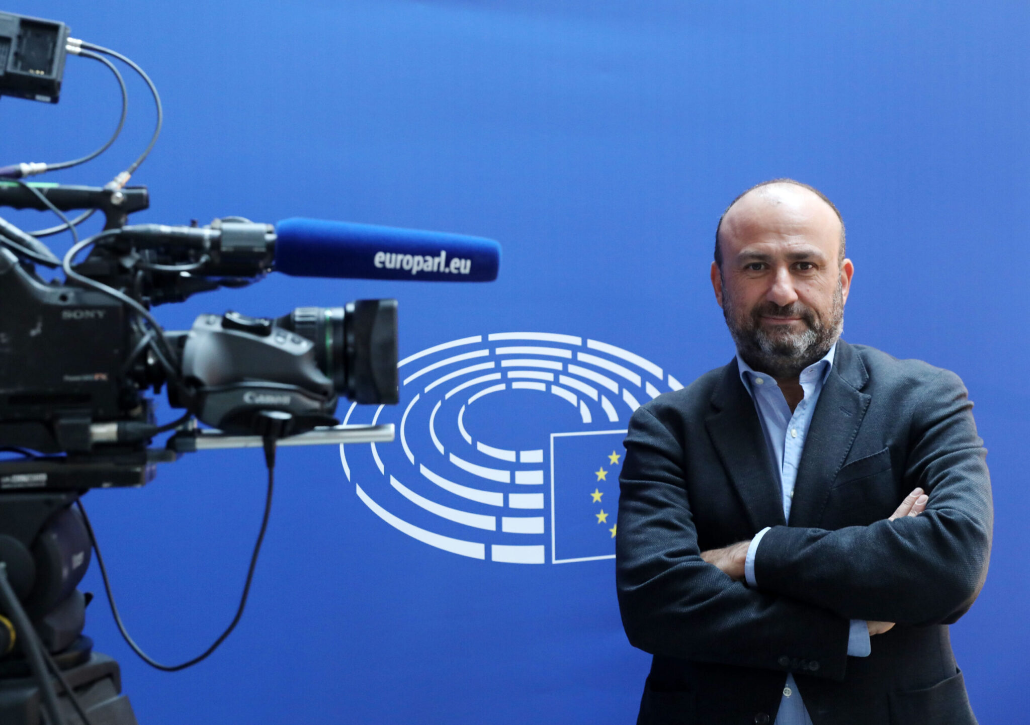 Papadakis returns to EDEK as a Rank-and-File member: Calls for unity, not like in DISY, “where even the spotted goat laughs”