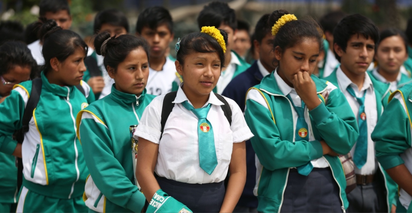 The Peruvian government wants to ban makeup and painted nails in schools