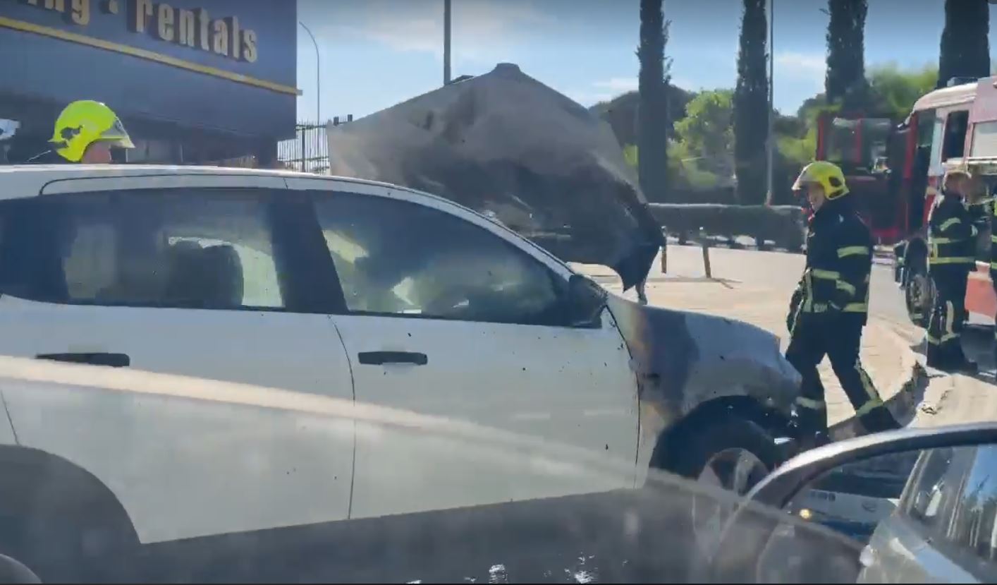 VIDEO: Moving vehicle engulfed in flames in Nicosia