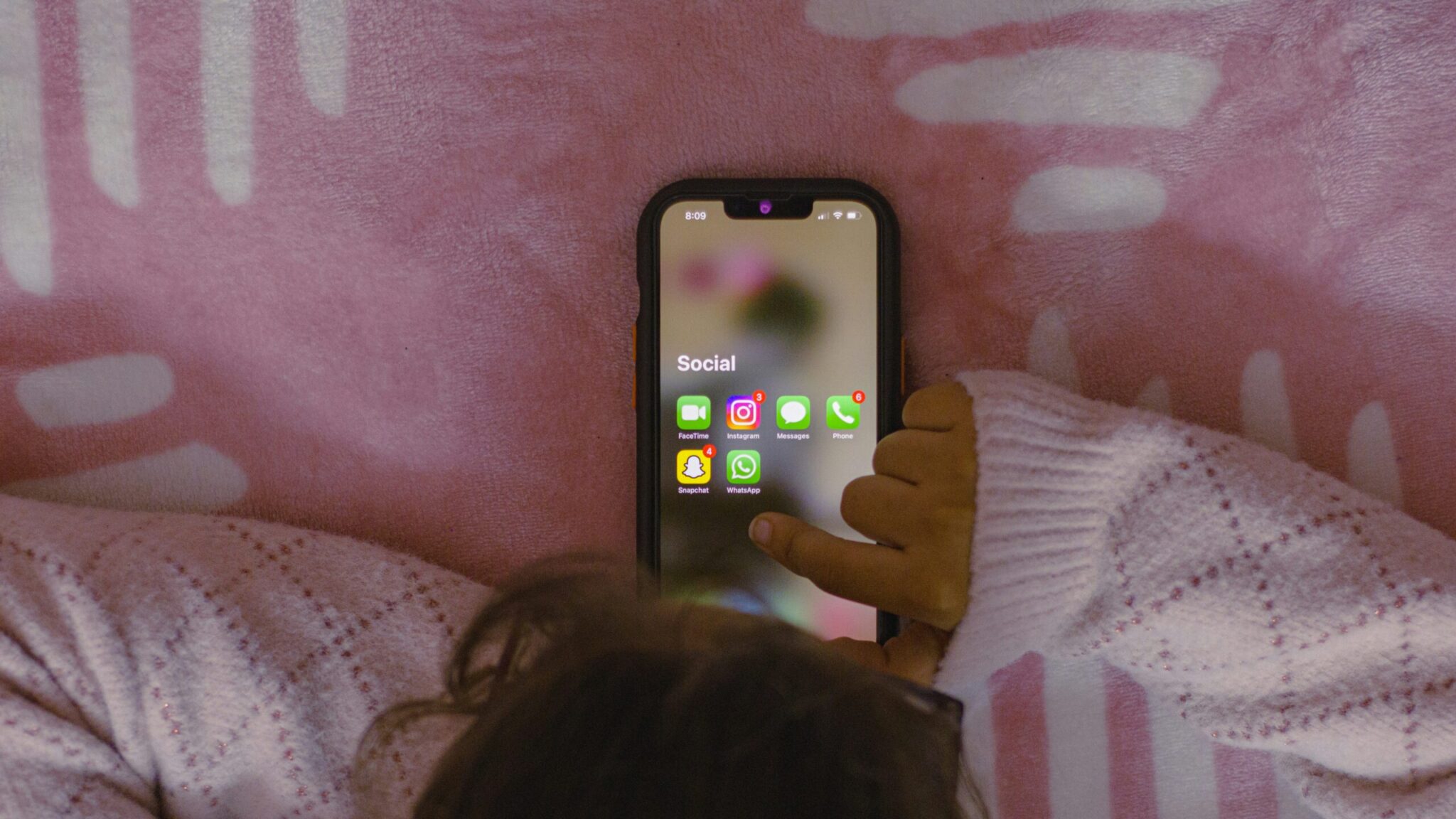 Share your opinion with the government: Should social media be banned for minors or not?