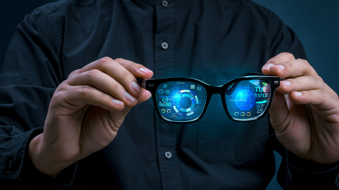 A warning about “smart glasses”: What they are and how they put our personal data at risk