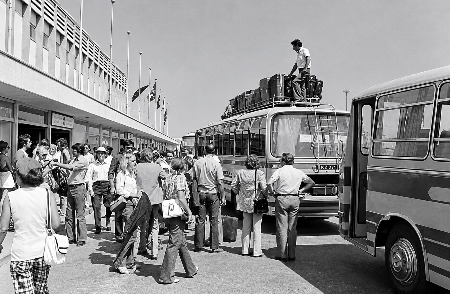 Public and secret arrivals in nicosia