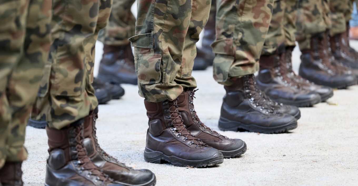 The 19-year-old soldier who suffered a cardiac arrest while cleaning a guard post in Faneromeni is on a ventilator