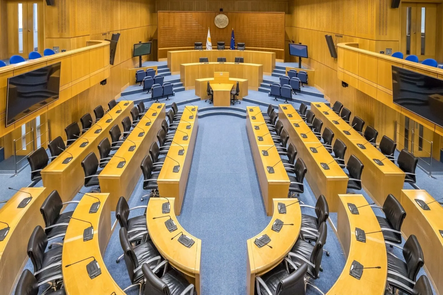 A blunder with the “Pothen Esches” declarations: The declarations were temporarily “taken down” from the Parliament’s website