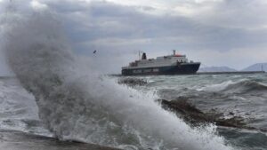 Ship Departures Prohibited in Lavrio and Rafina Due to Strong Winds