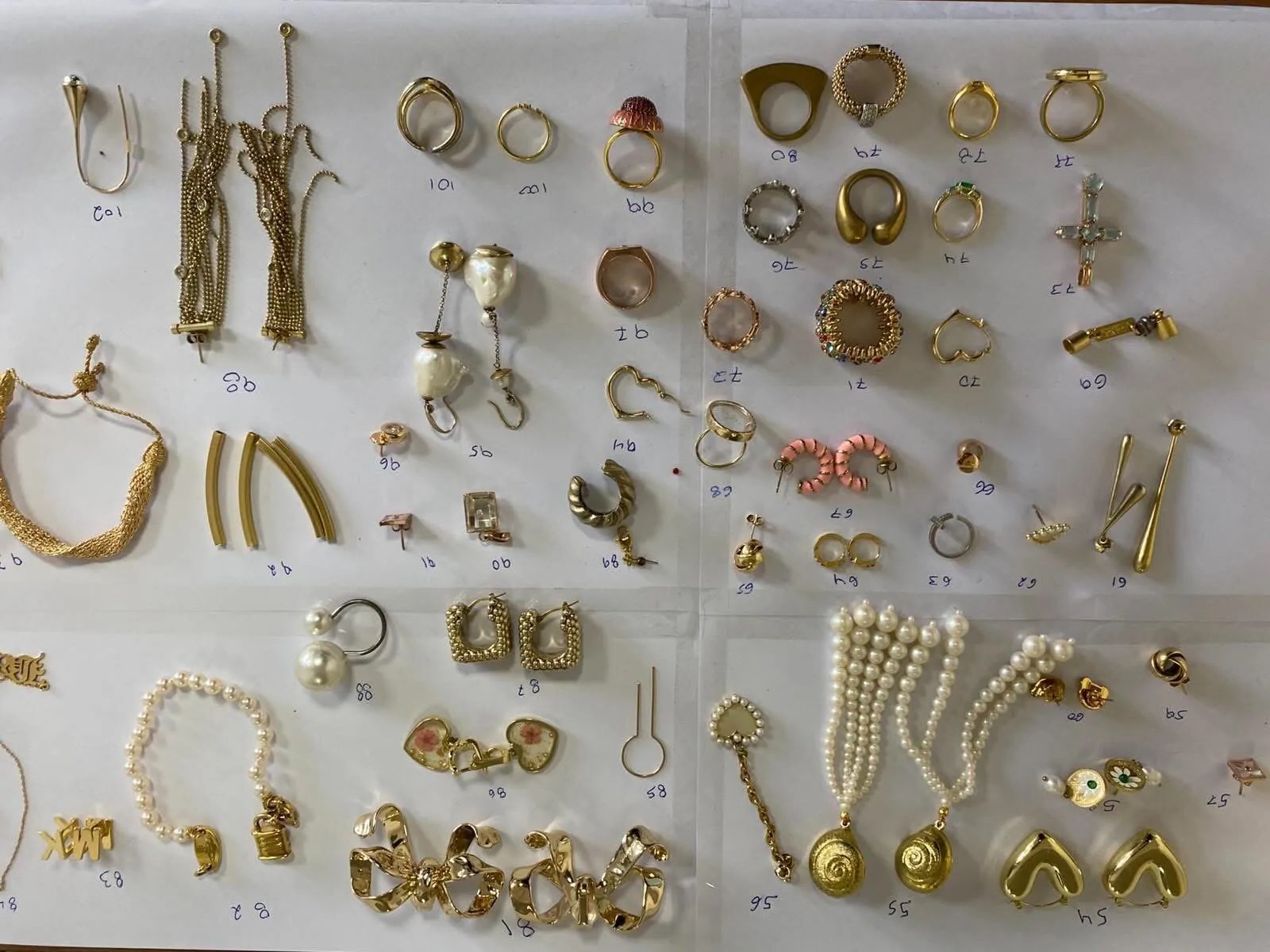 They were going to take it abroad: The cash is gone, and €300,000 worth of jewelry was stolen from the russians’ mansion